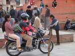 Катманду. Семейный транспорт. 2009.